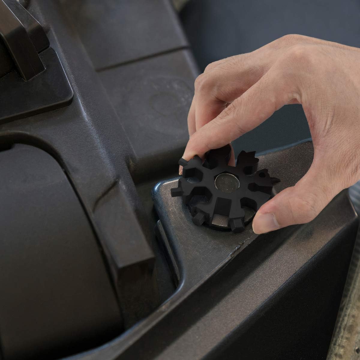 Hinshark Valentines Gifts for Him, 18-in-1 Snowflake Multi Tool, Gifts for Men Him Dad, Dad Birthday Gadgets Mens Gifts for Men Who Have Everything, Mens Valentines Gifts, Father's Day Gifts - Image 3